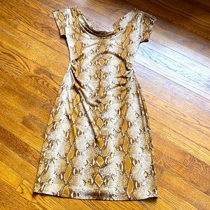 Va va voom! DVF snakeskin print dress 100% silk